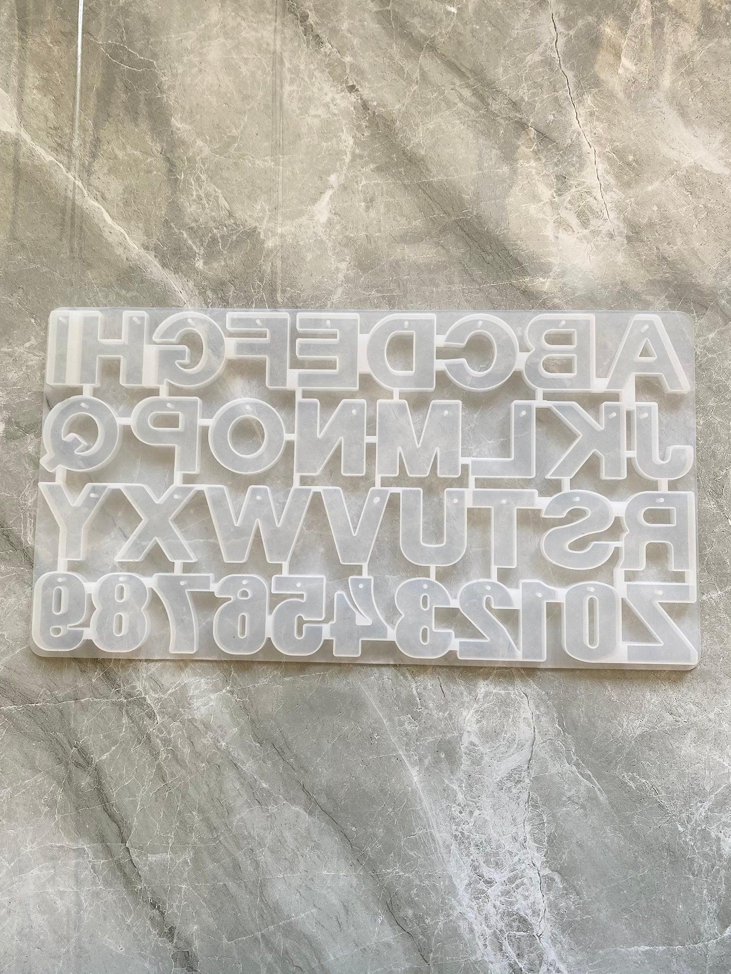 Reverse / Front pouring alphabet Keychain mould with hole