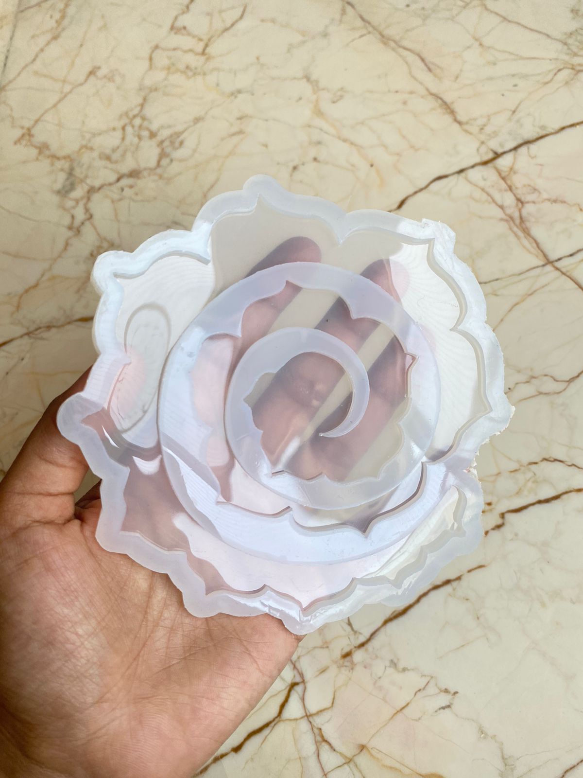 Rolling flower mould