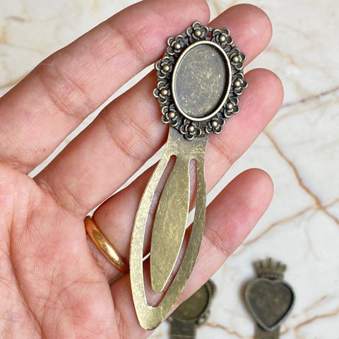 Vintage Metal Bookmark bezel