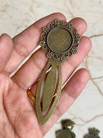 Vintage Metal Bookmark bezel