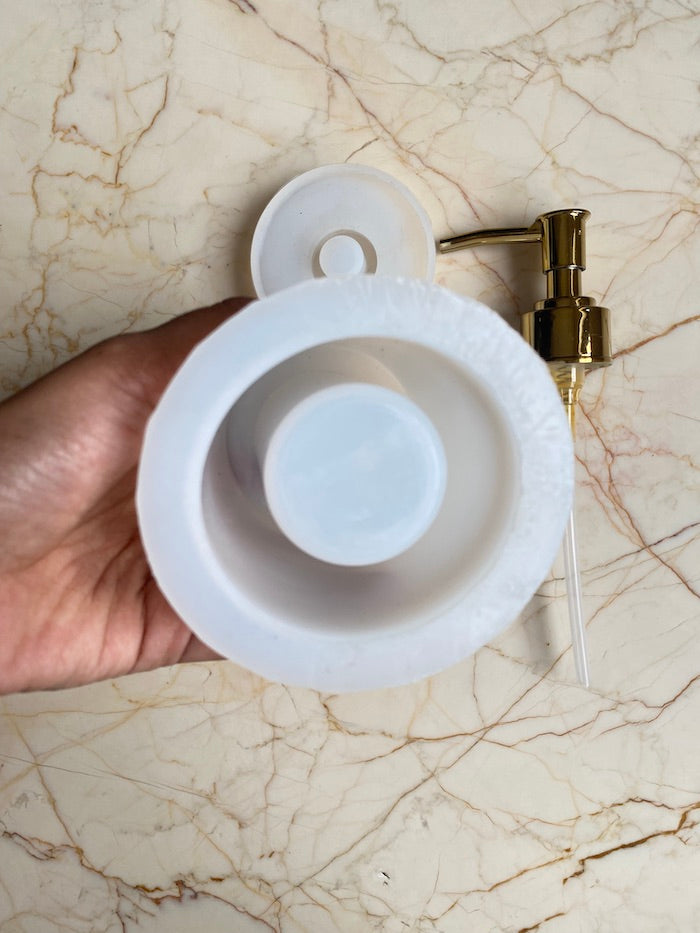 Round Shape Soap Dispenser Mould with fittings