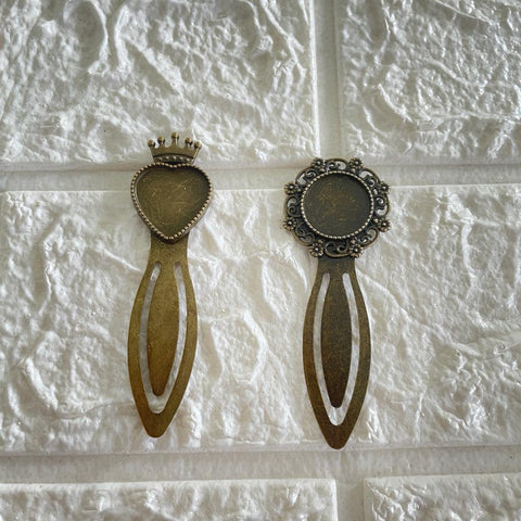 Vintage Metal Bookmark bezel