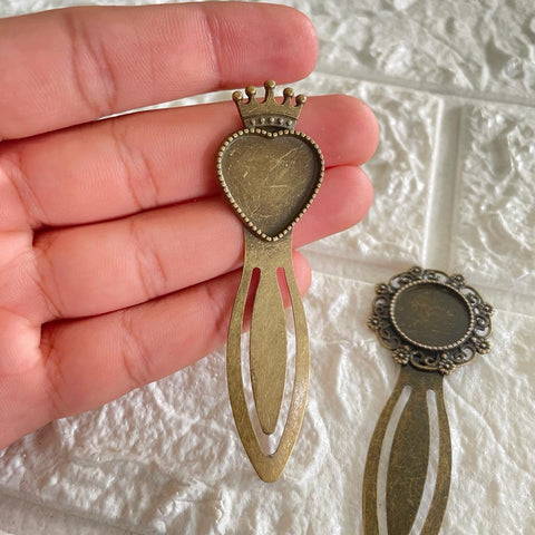 Vintage Metal Bookmark bezel