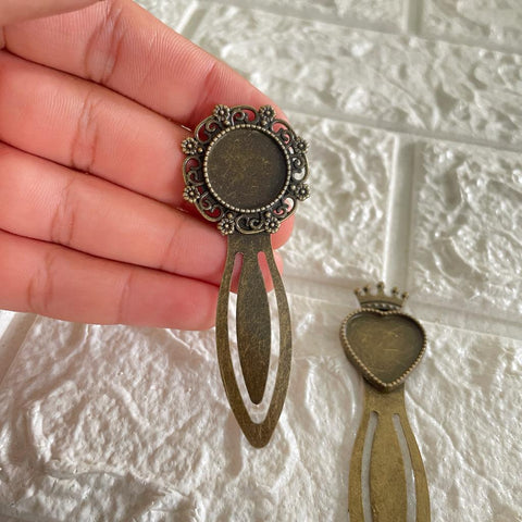 Vintage Metal Bookmark bezel