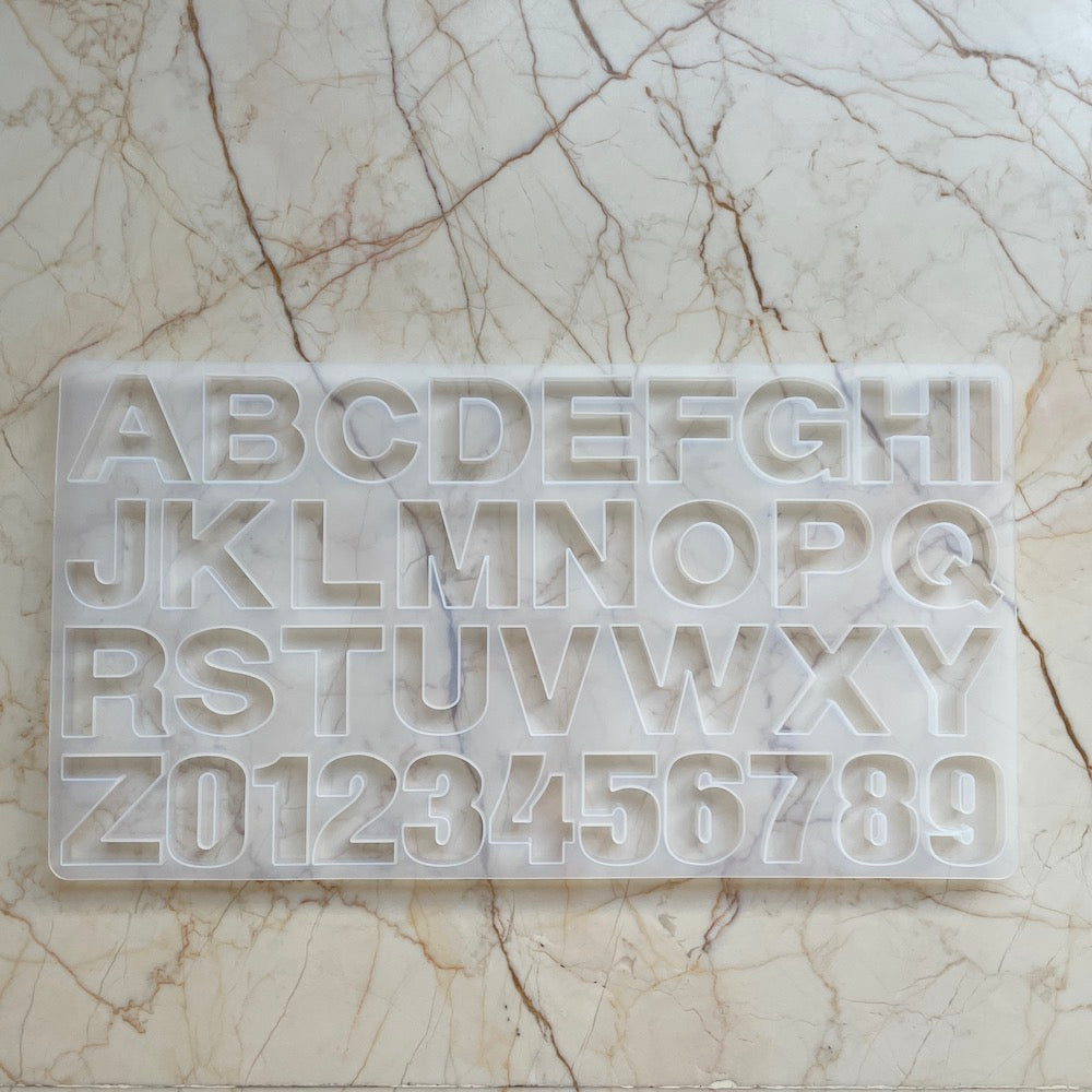 Reverse / Front pouring Alphabet Keychain Mould